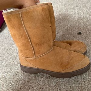 UGG BOOTS
